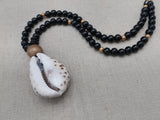 Men Necklaces Large Cowrie Shell Pendant Black Gold Beaded Jewelry