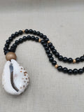 Men Necklaces Large Cowrie Shell Pendant Black Gold Beaded Jewelry