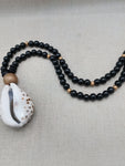 Men Necklaces Large Cowrie Shell Pendant Black Gold Beaded Jewelry