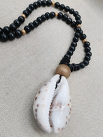 Men Necklaces Large Cowrie Shell Pendant Black Gold Beaded Jewelry