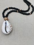 Men Necklaces Large Cowrie Shell Pendant Black Gold Beaded Jewelry