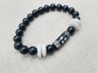 Black White Bracelet Beaded Unisex Size 8 Handmade Stretch Jewelry