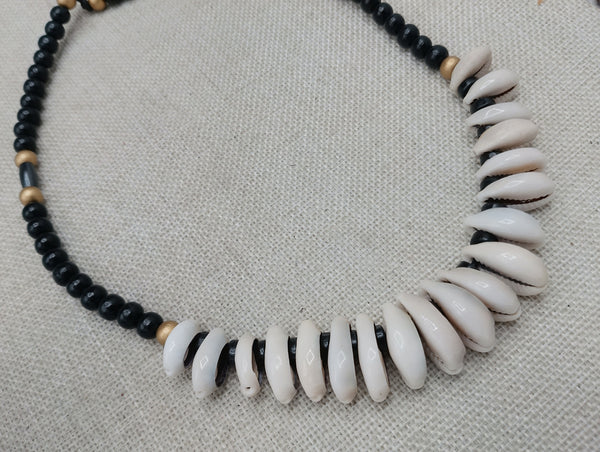 Women's Cowrie Shell Necklace Black Gold Beaded Jewelry Ethnic Fashion Statements Gift