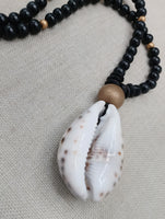 Men Necklaces Large Cowrie Shell Pendant Black Gold Beaded Jewelry